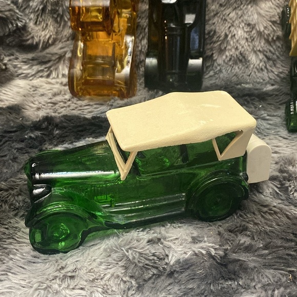 Vintage AVON 4 Car Cologne Bottles Empty Green and Amber Glass - Picture 8 of 16